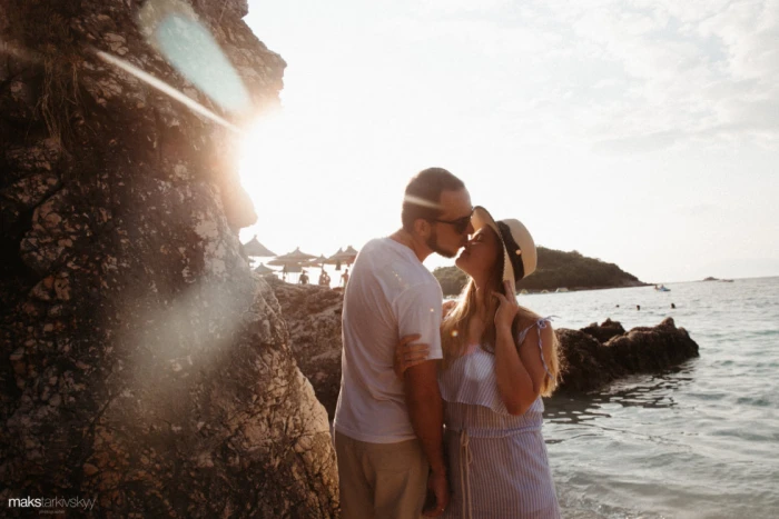 Албанське сонце та закохані: мальовнича love story на знімках луцького фотографа