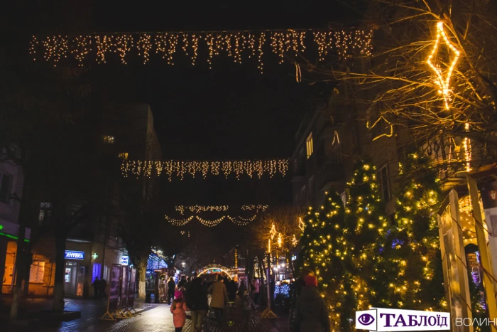 Вечірній Луцьк в очікуванні свята