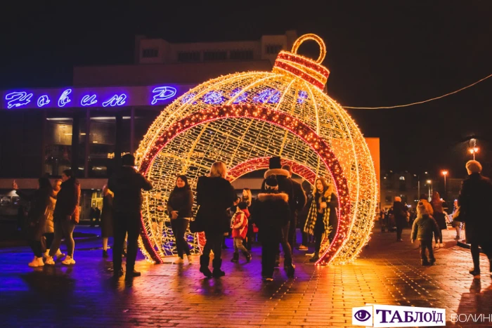 Вечірній Луцьк в очікуванні свята