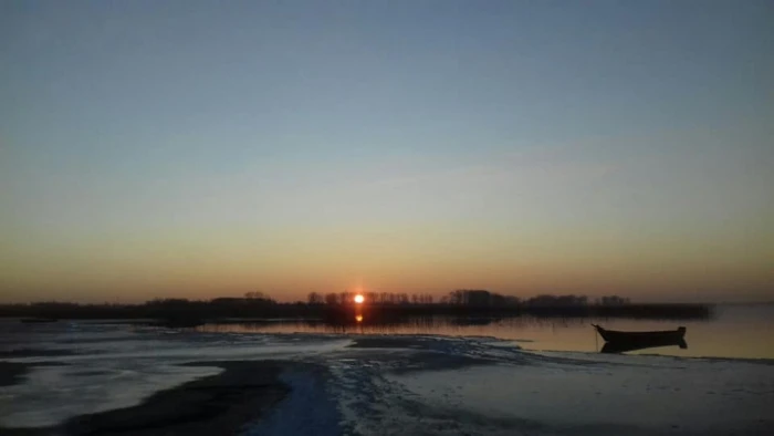 Зимовий Світязь у призахідному сонці. ФОТО