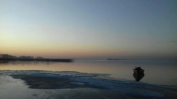 Зимовий Світязь у призахідному сонці. ФОТО