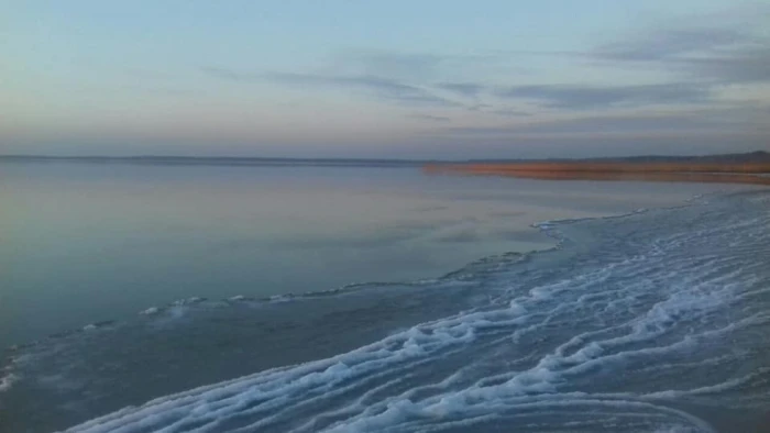 Зимовий Світязь у призахідному сонці. ФОТО