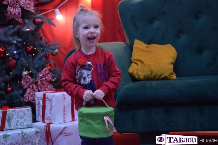Подарунки, ігри та веселощі: як ельфи розважали малюків у луцькому «Промені»