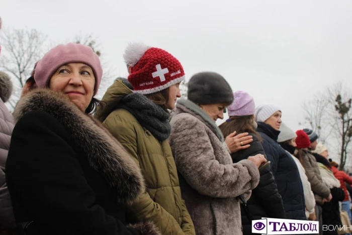 Козацькі залпи та Владика на моторному човні: як освячували воду у Луцьку