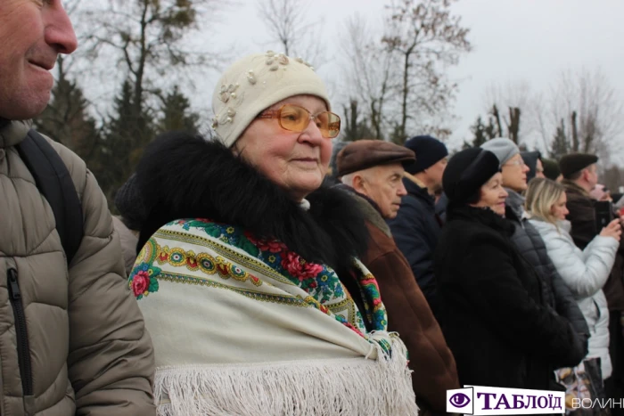 Козацькі залпи та Владика на моторному човні: як освячували воду у Луцьку