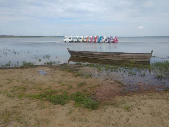 Берег Світязя минулого тижня