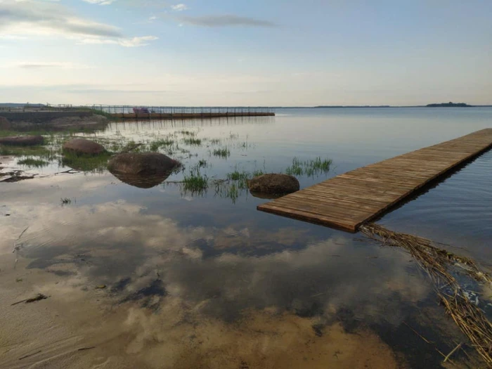 Пірс уже в озері