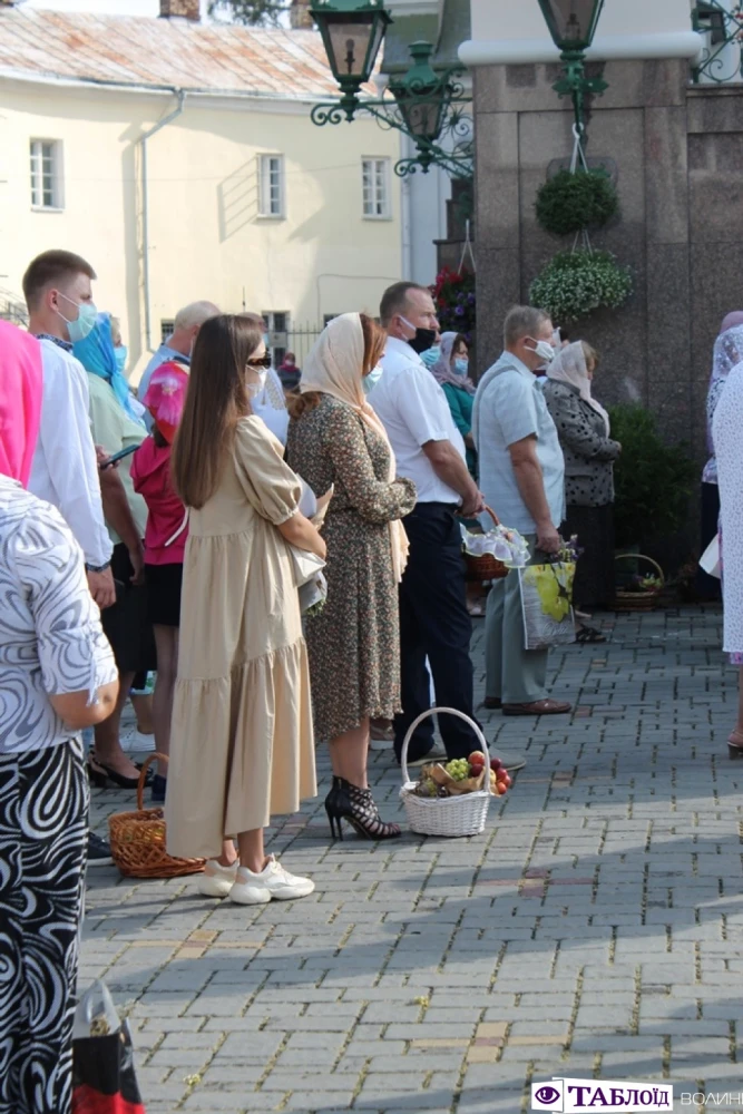 «Яблучний Спас – пішло літо від нас»: як лучани освячували фрукти. ФОТО