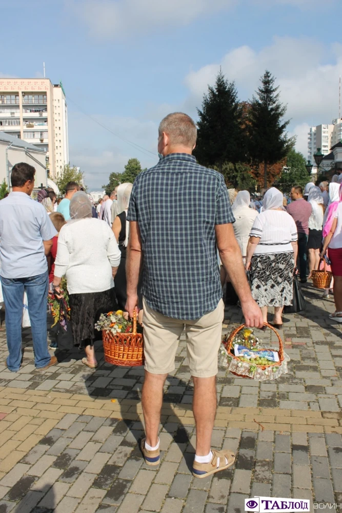 «Яблучний Спас – пішло літо від нас»: як лучани освячували фрукти. ФОТО