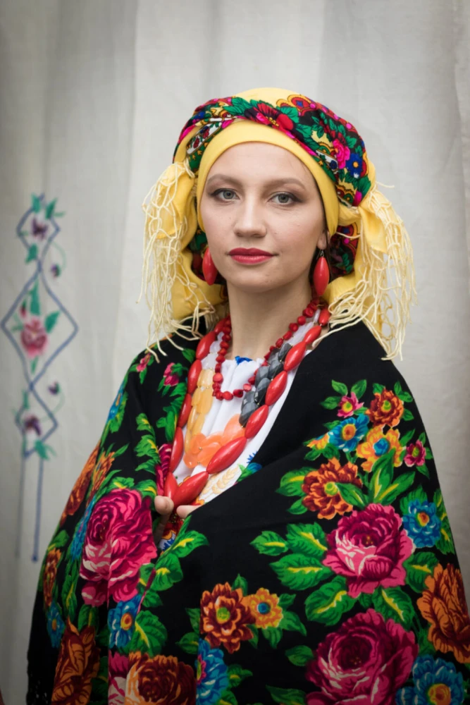 Фотопроєкт «Українська хустка»