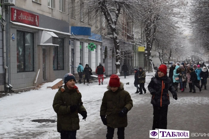 Які головні убори носять лучани