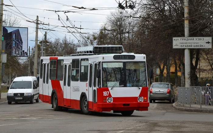 Новий брендований тролейбус