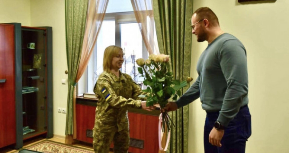 Ігор Поліщук зустрівся з лучанкою Людмилою Кравчук, яка понад півроку перебувала у полоні. ФОТО