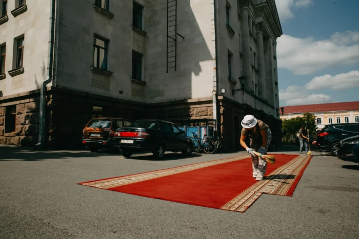 Чернігівський драмтеатр після ракетного обстрілу. Фото: Макс Тарківськийй