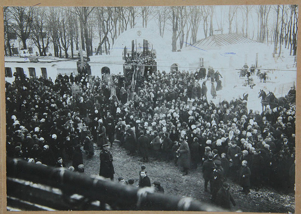 Велелюдне святкування Водохреща у Луцьку в 30-ті роки